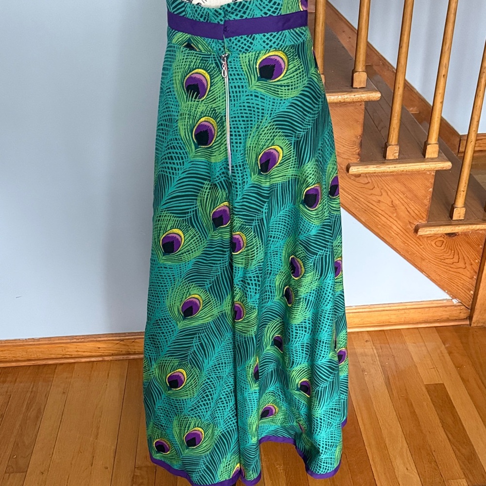 One of a kind Gala Peacock Feather Print Skirt - Picture 5 of 10